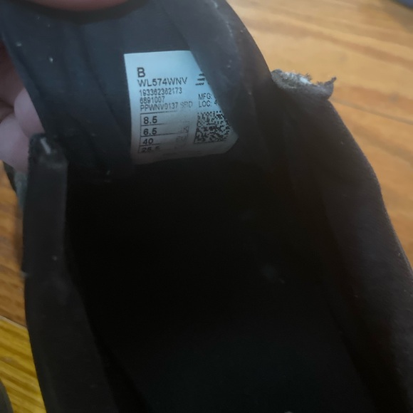 New Balance - Picture 3 of 3